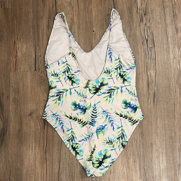 Forever 21 Swimsuit - Picture 2 of 2